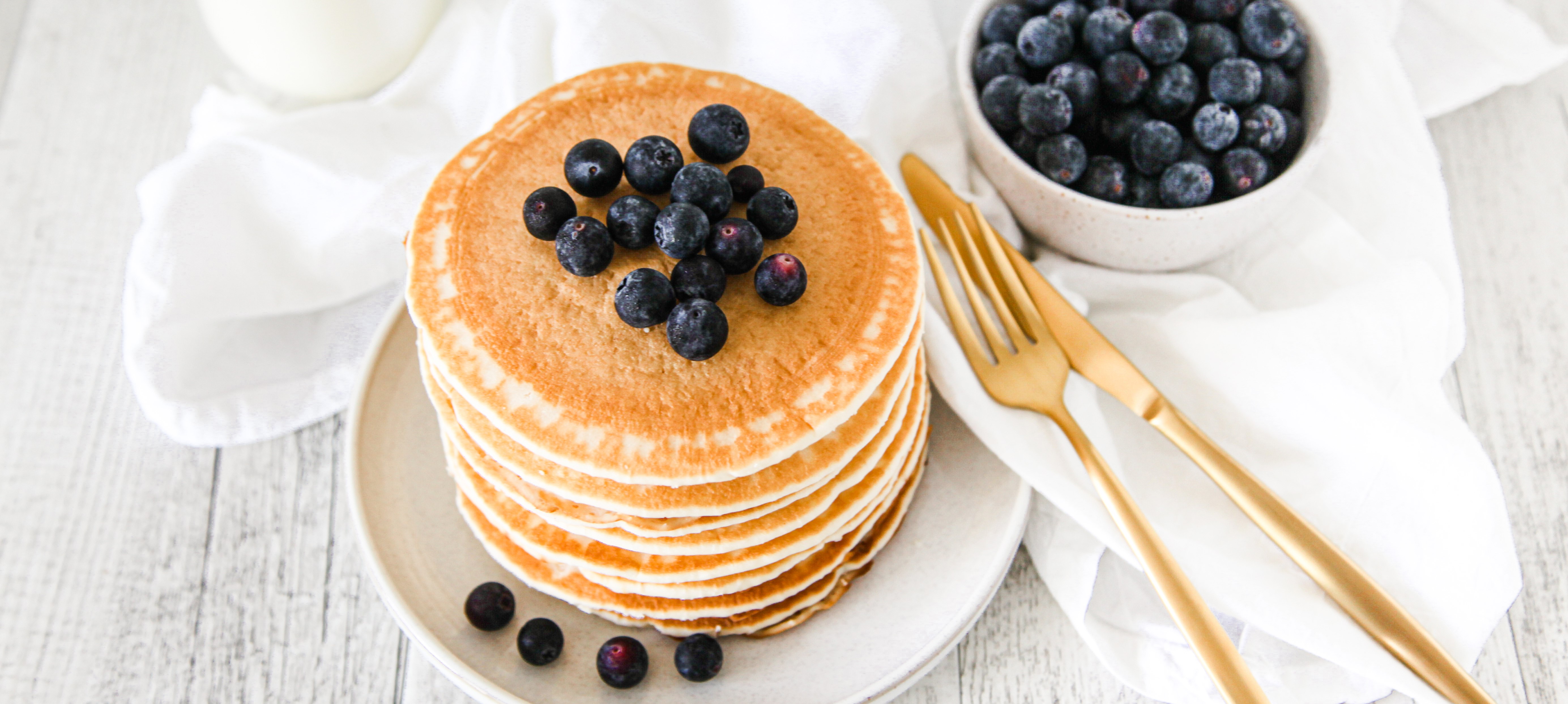 Low Carb Pancakes with Blueberries